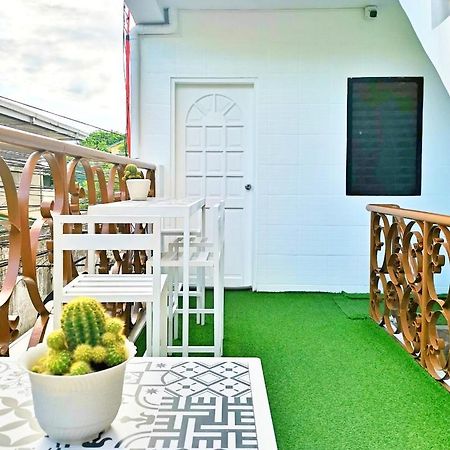 Nomadsmnl Hostel Paranaque City Eksteriør billede