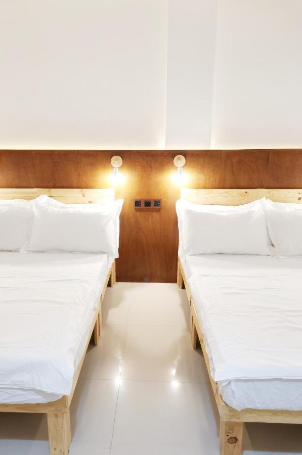Nomadsmnl Hostel Paranaque City Eksteriør billede