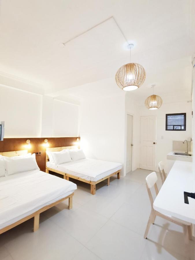 Nomadsmnl Hostel Paranaque City Eksteriør billede