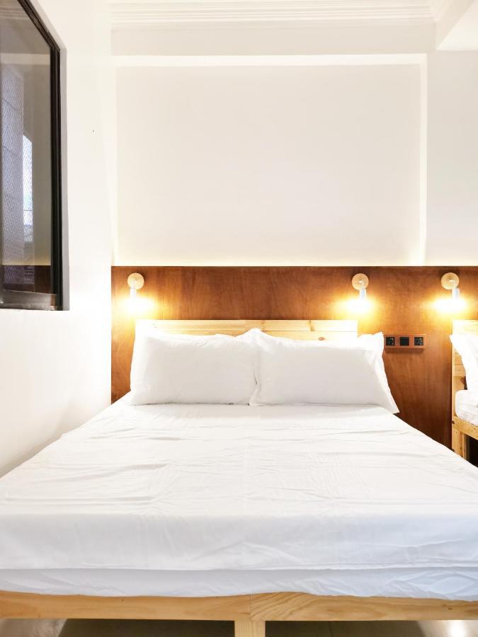 Nomadsmnl Hostel Paranaque City Eksteriør billede