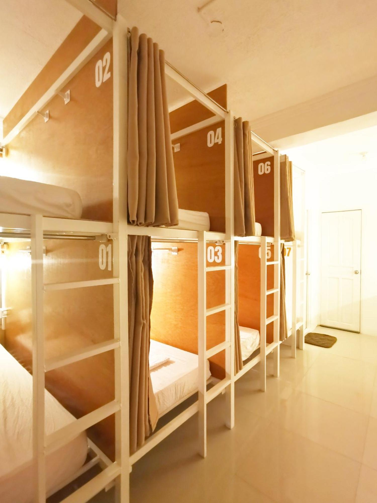 Nomadsmnl Hostel Paranaque City Eksteriør billede
