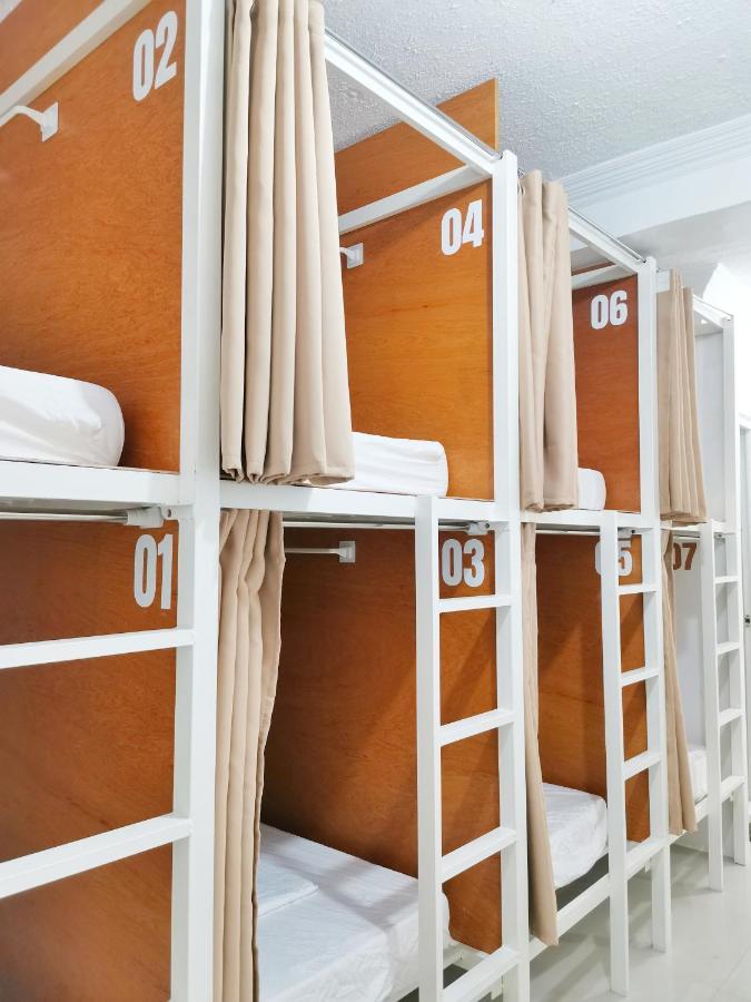 Nomadsmnl Hostel Paranaque City Eksteriør billede