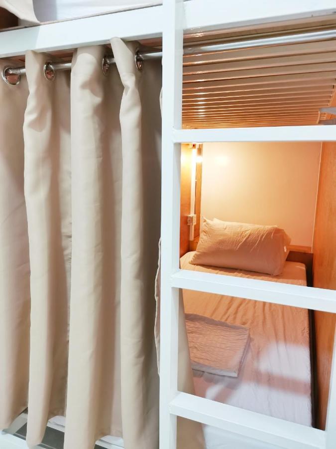 Nomadsmnl Hostel Paranaque City Eksteriør billede
