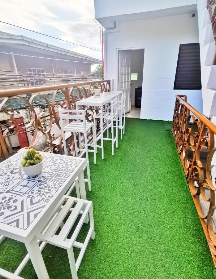 Nomadsmnl Hostel Paranaque City Eksteriør billede