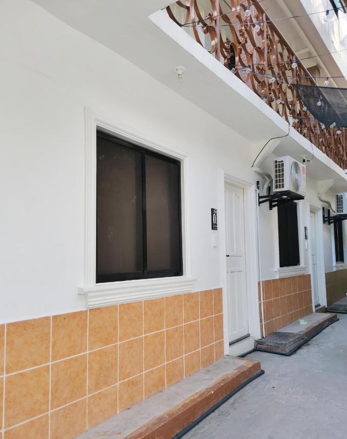 Nomadsmnl Hostel Paranaque City Eksteriør billede