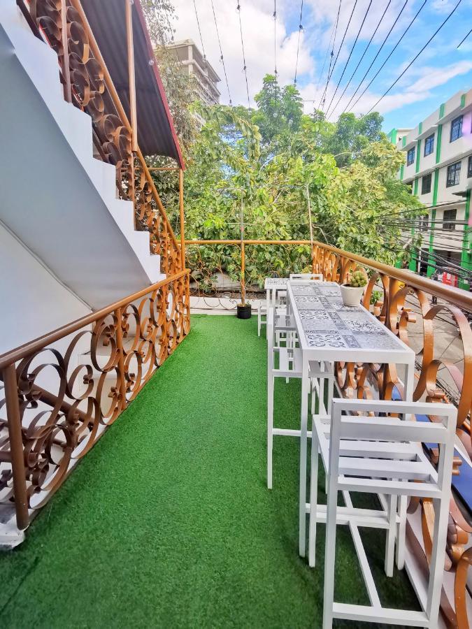 Nomadsmnl Hostel Paranaque City Eksteriør billede